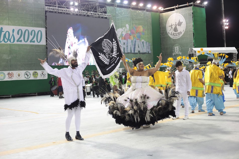 #paratodosverem Casal de Mestre Sala e Porta-Bandeira da Imperatriz Alvinegra | Foto: Prefeitura de Santos