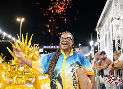 Diretora da Filhos da Santa no desfile oficial em 2025. Foto de Daniel Amorim | UESP