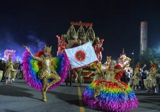 Casal de Mestre Sala e Porta Bandeira, Diego Motta e Nathália Lago, da Mocidade Alegre. Casal campeão do Carnaval de São Paulo 2026.