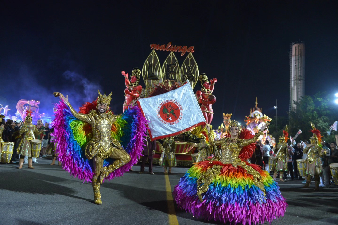 Casal de Mestre Sala e Porta Bandeira, Diego Motta e Nathália Lago, da Mocidade Alegre. Casal campeão do Carnaval de São Paulo 2026.