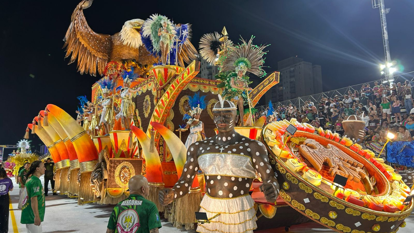 União Imperial é a grande campeã do Carnaval de Santos 2026