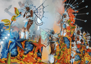 Confira os detalhes da segunda noite de desfiles do Carnaval de Santos 2026