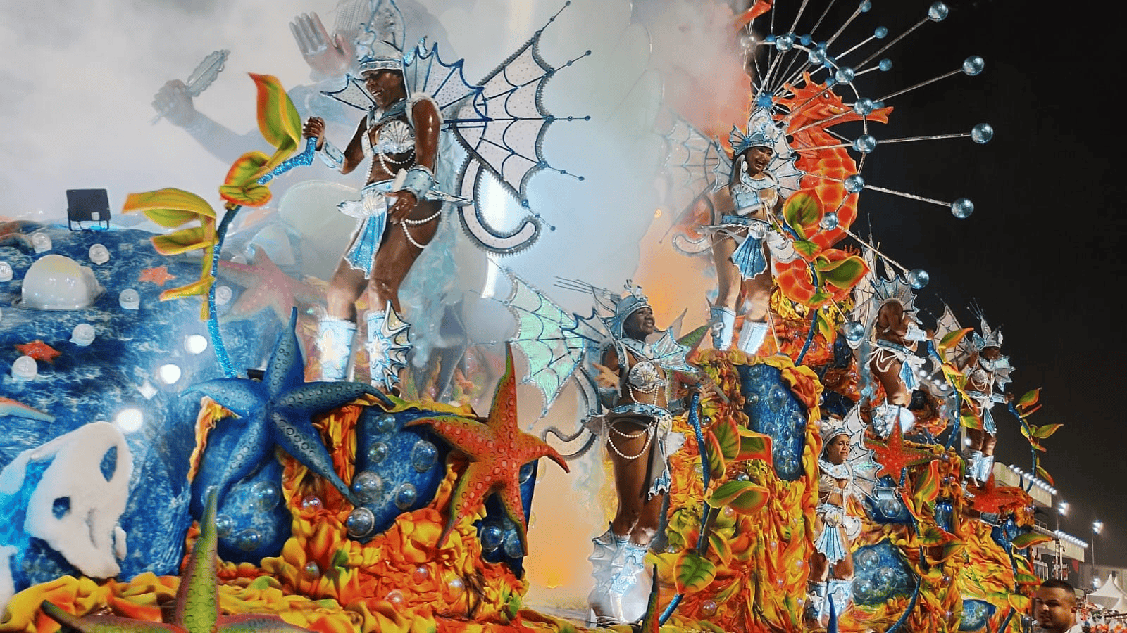 Confira os detalhes da segunda noite de desfiles do Carnaval de Santos 2026