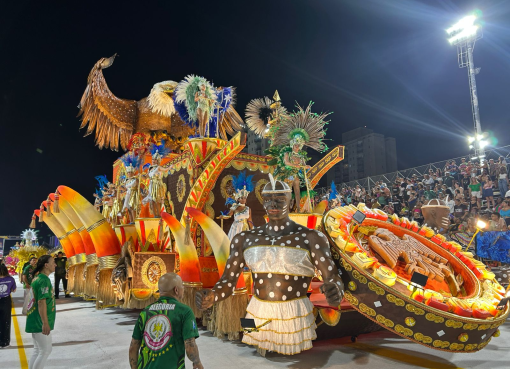 Destaque da primeira noite do Carnaval de Santos 2026