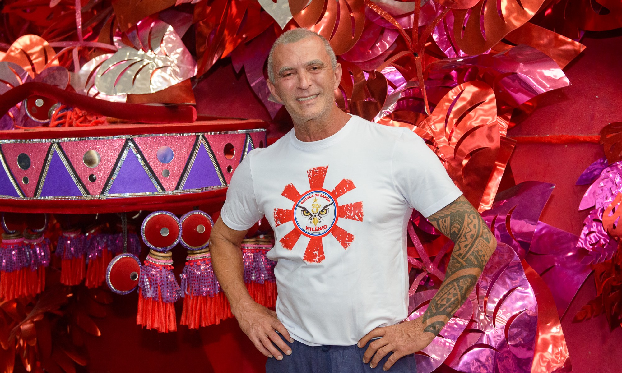 Paulo Barros é o carnavalesco que assinará o enredo da Estrela do Terceiro Milênio em 2027.